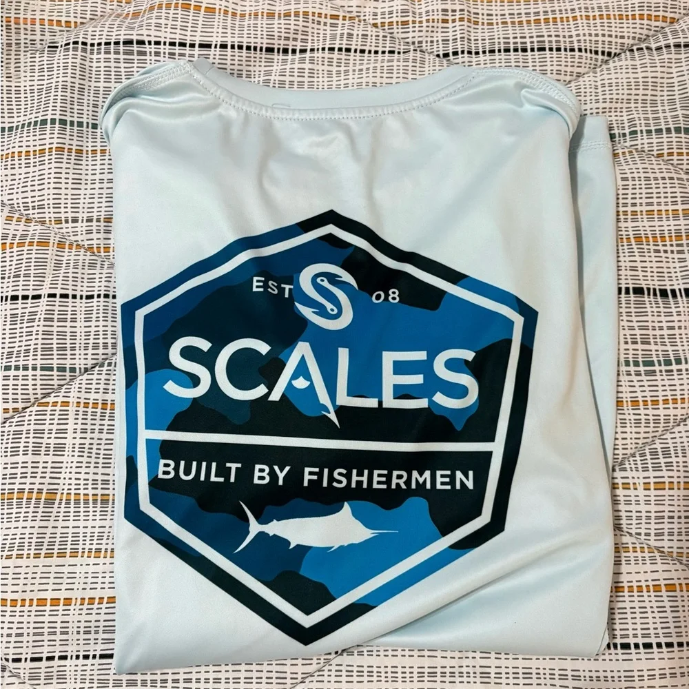 Light Blue Men's Tee with Camouflage Pocket athletic performance - Picture 2 of 4